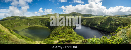 Lagoa Negra und Lagoa Comprida auf der Azoren Insel Flores, Portugal. Stockfoto