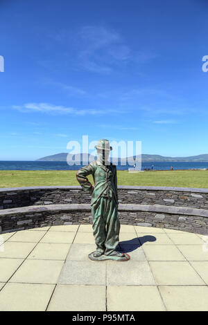 Statue von Charlie Chaplin an der Küste von Waterville, County Kerry Irland. Stockfoto