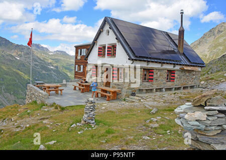 Die turtmann Hütte, hoch im Turtmanntal im südlichen Schweizer Alpen Stockfoto