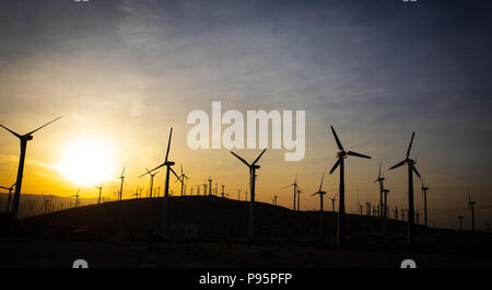 Panorama von Windenergieanlagen Stockfoto