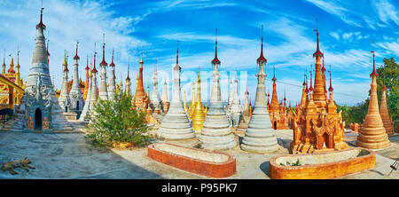 Das hügelige Gelände von Nyaung Ohak archäologische Stätte und Buddhistischen Komplex sind mit Hunderten von alten Stupas, die mit komplizierten Muster verziert abgedeckt Stockfoto