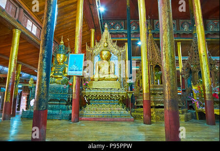 YWAMA, MYANMAR - 18. FEBRUAR 2018: Die Nga Phe Chaung Kloster der springenden Katzen herausragende Architektur mit unzähligen erhaltenen Bilder von Lor bietet Stockfoto