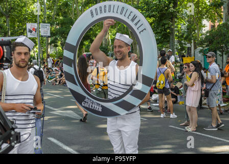 Madrid, Spanien, 7. Juli 2018. Gay Pride Parade mit Teilnehmern in Cibeles Quadrat, 7. Juli 2018, Madrid. Stockfoto