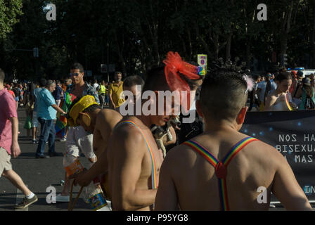 Madrid, Spanien, 7. Juli 2018. Gay Pride Parade mit Teilnehmern in Cibeles Quadrat, 7. Juli 2018, Madrid. Stockfoto