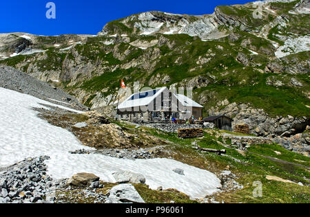 Berghütte Wildhornhütte der Schweizer Alpin Club, Berner Alpen, Lenk, Schweiz Stockfoto