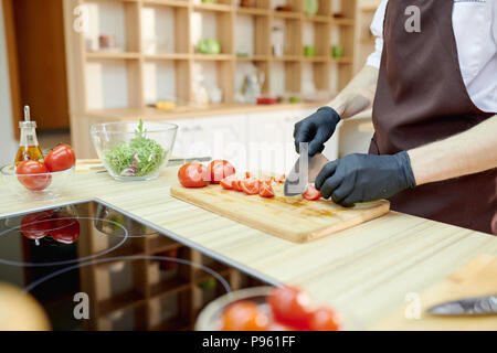 Männliche Küchenchef Nahaufnahme Stockfoto