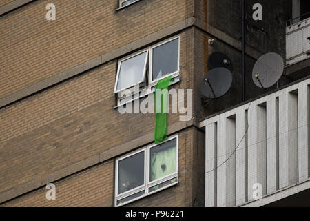 Grenfell Turm Gedenkveranstaltungen ein Jahr nach dem Brand Kennzeichnung. Mit: Atmosphäre, Wo: London, England, Großbritannien Wann: 14 Jun 2018 Credit: Wheatley/WANN Stockfoto