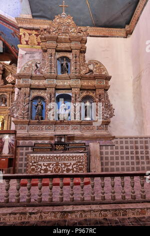 Brief Altargemälde unter Wiederherstellung der Purisima Concepcion de la Virgen Maria-Immaculate Empfängnis der Jungfrau Maria Pfarrkirche oder Baclayon Chu Stockfoto