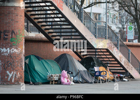 Zelte von obdachlosen Menschen in Hamburg. Stockfoto