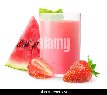 Isolierte trinken. Glas Wassermelone und Erdbeere Smoothie mit Minze auf weißem Hintergrund mit Freistellungspfad isoliert Stockfoto