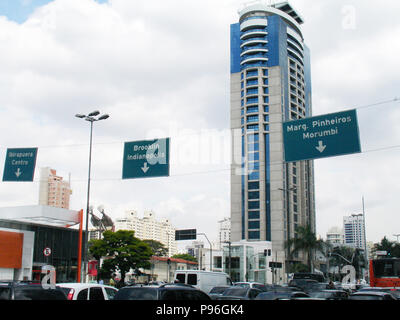 Stadt, Verkehr, Juscelino Kubitschek Avenue, São Paulo, São Paulo, Brasilien Stockfoto