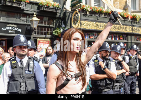 Präsident von Amerika Donald Trump Besuch in London am 13. Juli 2018. Anti-Trump unterstützer Marsch durch das Zentrum von London. Stockfoto