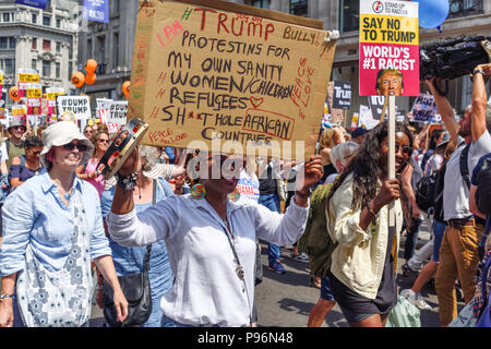 Präsident von Amerika Donald Trump Besuch in London am 13. Juli 2018. Anti-Trump unterstützer Marsch durch das Zentrum von London. Stockfoto