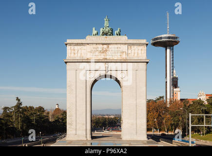 Das siegestor von Madrid (Arco de la Victoria oder Moncloa Tor). Madrid, Spanien Stockfoto