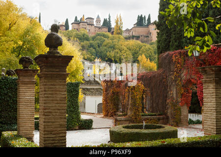 Landschaft Aussicht auf Alhambra Palast- und Festungsanlage von 'Palacio de los Cordova'. Granada, Andalusien, Spanien Stockfoto