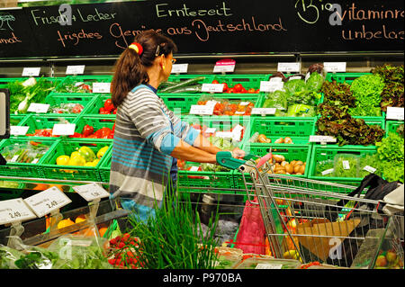 Deutschland, Nordrhein-Westfalen - Biomarkt in Essen. Stockfoto