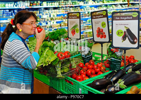 Deutschland, Nordrhein-Westfalen - Biomarkt in Essen. Stockfoto