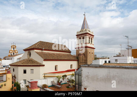 Stadtbild von Dächern im Stadtteil Macarena, Sevilla, Spanien Stockfoto