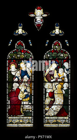 Kirchenfenster von Clayton und Bell, All Saints Church, tolle Bourton, Oxfordshire, England, Großbritannien Stockfoto