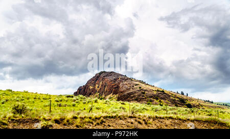 Rocky Mountain auf den Hügeln in der Nicola Valley Highway 5A zwischen Merritt und Kamloops im wunderschönen British Columbia, Kanada Stockfoto