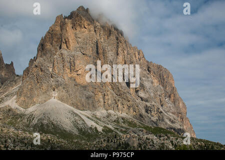 Der Saslonch, Langkofel oder Langkofel ist der höchste Berg der Langkofel Gruppe in den Dolomiten in Südtirol, Italien Stockfoto