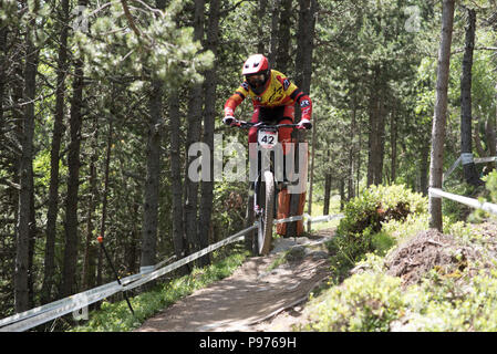 Vallnord, La Massana, Andorra. 15. Juli 2018. Downhill Rennen, UCI Mountain Bike World Cup Vallnord, Andorra. 15/07/2018 Credit: Martin Silva Cosentino/Alamy leben Nachrichten Stockfoto