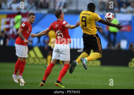 Juli 14th, 2018, St. Petersburg, Russland. Kieran Trippier (12), Phil Jones von England und Romelu Lukaku von Belgien in Aktion während der FIFA WM 2018 Russland Übereinstimmung zwischen England und Belgien am Stadion St. Petersburg, Russland. Shoja Lak/Alamy leben Nachrichten Stockfoto