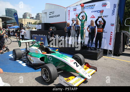 Toronto, Kanada. 15. Juli 2018. Tag 3 Am honda Indy in Toronto, Ontario, Kanada. Rinus Veekey (2) ersten fertigen in den Cooper Reifen pro Mazda GP von Toronto, Oliver Askew (3) beendete 2. und Robert Megennis (9) beendet 3. Lukas Durda/Alamy leben Nachrichten Stockfoto