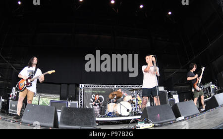 Virginia Beach, Virginia, USA. 12. Juli 2018. VANS WARPED TOUR 18 bringt Bewegung auf der Veteran United Home Kredite Amphitheater. in Virginia Beach, Virginia am 12. Juli 2018. Credit: Jeff Moore/ZUMA Draht/Alamy leben Nachrichten Stockfoto