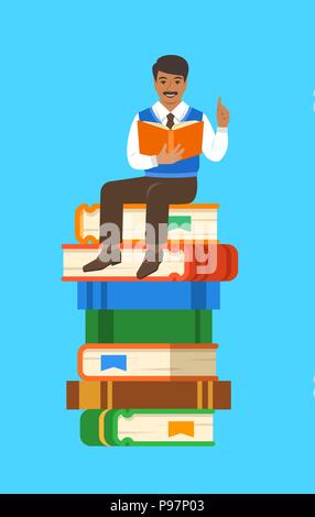 Inder Lehrer liest Buch öffnen sitzen auf riesigen Stapel Bücher. Schule Bildung Konzept. Vektor Cartoon Illustration. Clevere Experten Aktien knowle Stock Vektor