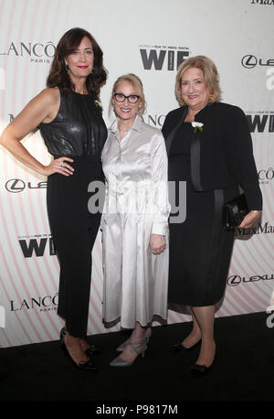 Frauen im Film 2018 Crystal + Lucy Awards präsentiert von Max Mara und Lancome Mit: Jane Fleming, Gayle Nachlis, Iris Grossman Wo: Beverly Hills, Kalifornien, USA Wann: 13 Jun 2018 Credit: FayesVision/WENN.com Stockfoto