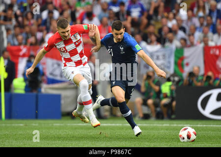 Moskau, Russland. Am 15. Juli 2018. Ante REBIC (CRO), Aktion, Duelle gegen Lucas HERNANDEZ (FRA). Frankreich (FRA) - Kroatien (CRO) 4-2, Final, Spiel 64, am 15.07.2018 in Moskau; Luzhniki Stadion. Fußball-WM 2018 in Russland vom 14.06. - 15.07.2018. | Verwendung der weltweiten Kredit: dpa/Alamy leben Nachrichten Stockfoto