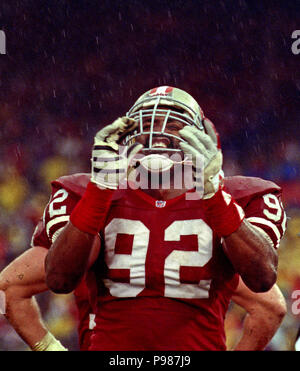 San Francisco, Kalifornien, USA. 6 Dez, 1992. San Francisco 49ers gegen Miami Delphine im Candlestick Park Sonntag, 6. Dezember 1992. 49ers Schlagen Delphine 27-3. San Francisco 49ers linebacker Tim Harris Credit: Al Golub/ZUMA Draht/Alamy leben Nachrichten Stockfoto