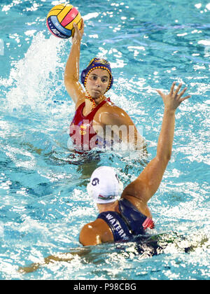 Barcelona, Spanien. 14. Juli 2018, Bernat Picornell Pools, Barcelona, Spanien; das 33. Europäische Wasser Polo Meisterschaften, Spanien Frauen versus Ungarn Frauen; Anna Gual Angriff aus Spanien schießt Credit: UKKO Images/Alamy leben Nachrichten Stockfoto