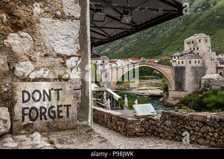 Brücke über den Fluss Neretva Mostar, Stari Most Bosnien & Herzegowina Stockfoto