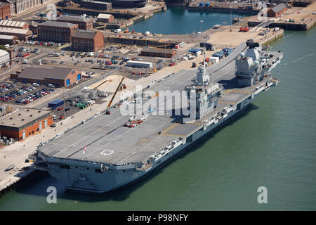 Luftbild von HMS Queen Elizabeth Stockfoto
