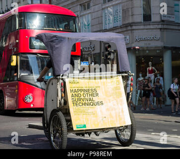 Glück Rikscha (fahrradrikscha) in der Oxford Street, Westminster, London, UK Stockfoto