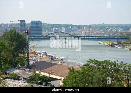 Belgrad, Serbien - Mai 03, 2018: Morgen Blick auf Fluss Sava und Belgrad von der Belgrader Festung Stockfoto