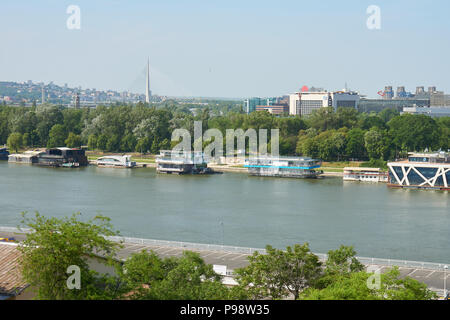 Belgrad, Serbien - Mai 03, 2018: Morgen Blick auf Fluss Sava und Belgrad von der Belgrader Festung Stockfoto