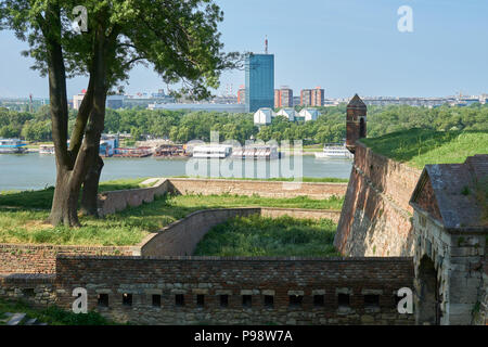 Belgrad, Serbien - Mai 03, 2018: Morgen Blick auf Fluss Sava und Belgrad von der Belgrader Festung Stockfoto