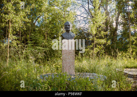 Grahovo Memorial Park und Skulpturen, die Einheimischen, die, geführt von Savo Kovačević, die Stadt gegen österreichisch-deutschen Besatzung im Jahr 1941 verteidigte Gedenken Stockfoto