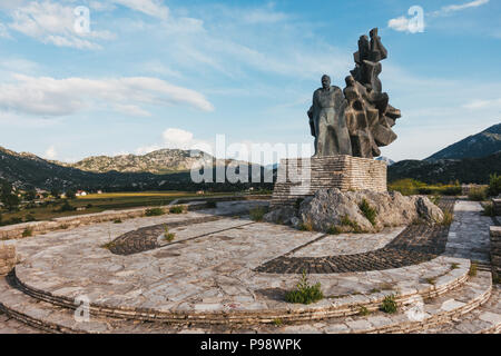 Grahovo Memorial Park und Skulpturen, die Einheimischen, die, geführt von Savo Kovačević, die Stadt gegen österreichisch-deutschen Besatzung im Jahr 1941 verteidigte Gedenken Stockfoto