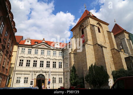 Kirche der Jungfrau Maria unter der Kette, Lázeňská, Malá Strana (Kleinseite), Prag, Tschechien (Tschechische Republik), Europa Stockfoto