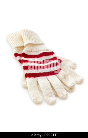 Schuß von weißen und roten Winter Handschuhe auf weißem Hintergrund. Stockfoto