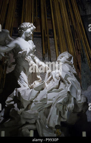 Europa. Italien, Rom, Kirche Santa Maria della Vittoria, Skulptur von Gian Lorenzo Bernini in der cornaro Kapelle. Stockfoto