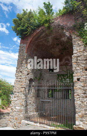 Die Tor Cucherna, Teil der Colle di San Giusto in der Stadt Triest, Friaul-Julisch Venetien, Italien. Stockfoto