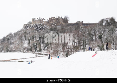 Rodeln vor der Burg Stirling, Schottland, Großbritannien Stockfoto