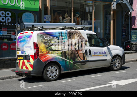 OpenReach Van geparkt am Straßenrand Ambleside Cumbria England UK Vereinigtes Königreich GB Großbritannien Stockfoto