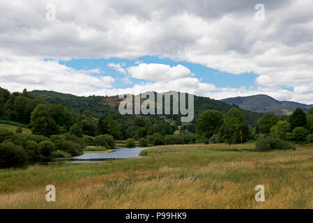 In der Nähe des Flusses Brathay Skelwith Bridge, Nationalpark Lake District, Cumbria, England Großbritannien Stockfoto