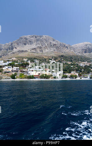 Blick auf die Insel Telendos von Kalymnos, Dodekanes, Griechenland. Stockfoto